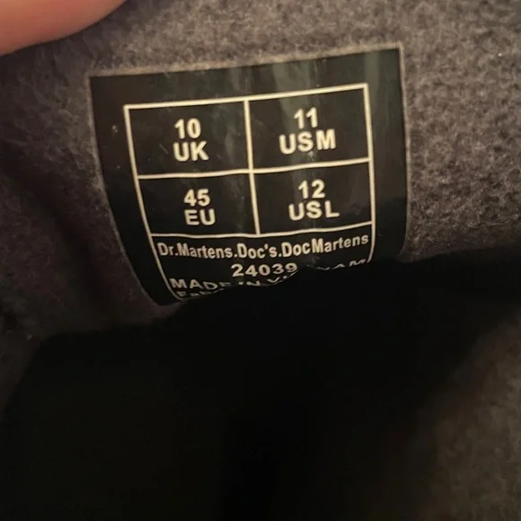 Dr Martens LIKE BRAND NEW!! Size 11 M
Smooth Black Leather Lace Up Boots - Picture 7 of 10